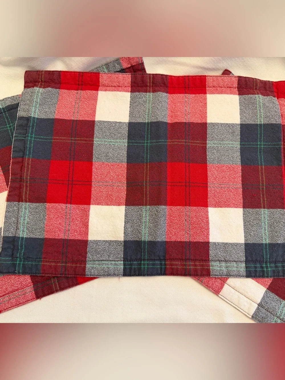 UGG Home Plaid Placemat & Napkin Set (8 Piece) - VGUC